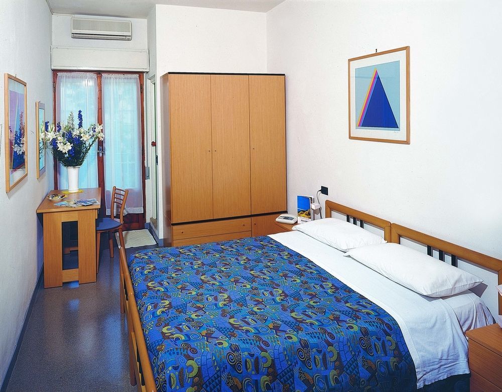 Hotel Capitol Pesaro Exterior photo